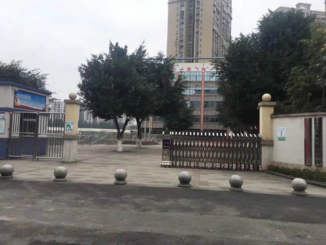 重慶市渝北區金鵬實驗小學食堂地面防滑