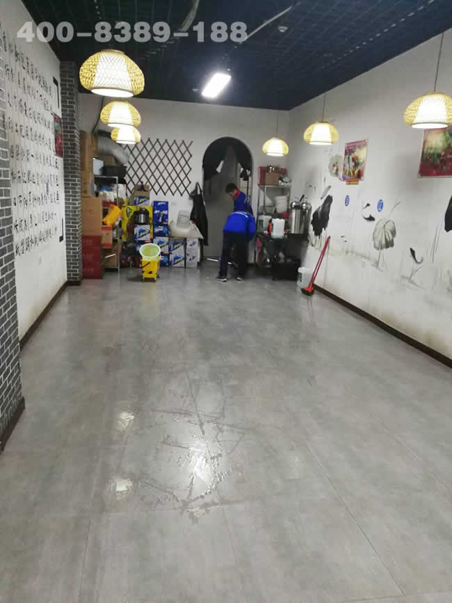 重慶市紙包魚餐廳萬達店防滑處理施工