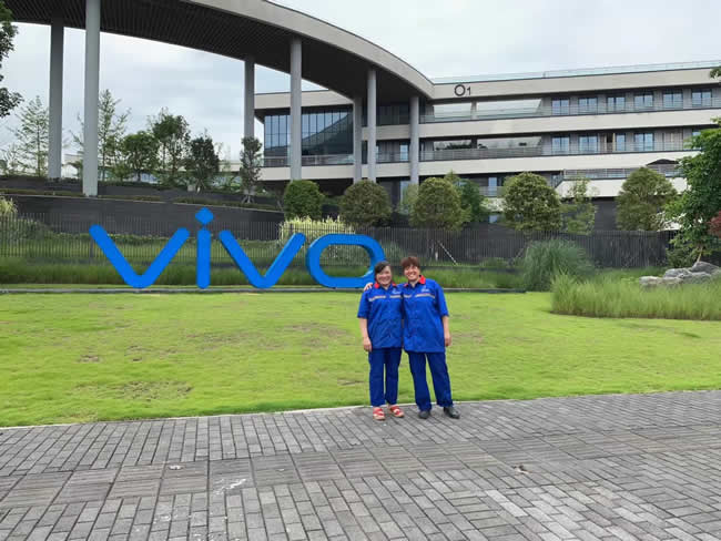 重慶市【VIVO重慶生產基地】第一期工程—連廊區域防滑施工